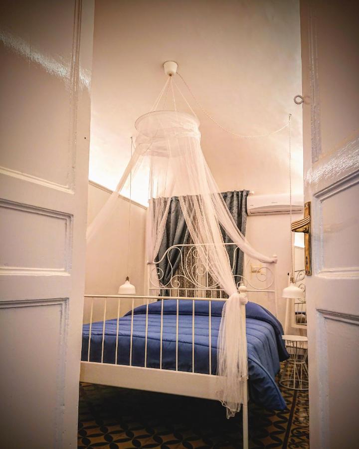 Siculi Central Apartment คาตาเนีย ภายนอก รูปภาพ