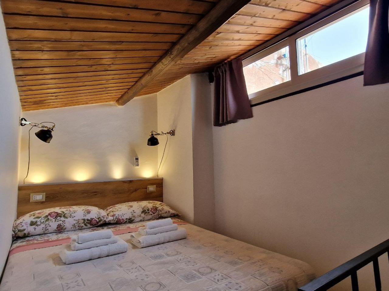 Siculi Central Apartment คาตาเนีย ภายนอก รูปภาพ