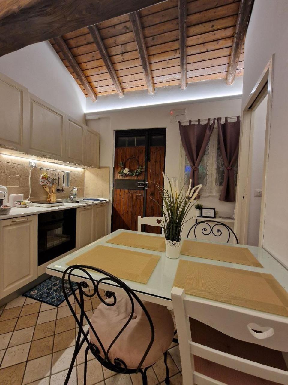 Siculi Central Apartment คาตาเนีย ภายนอก รูปภาพ